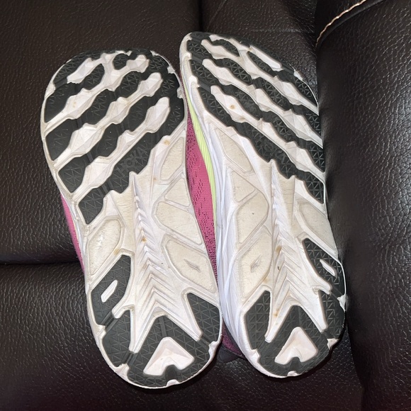 Hoka Clifton 8 wide width shoes - Picture 3 of 5